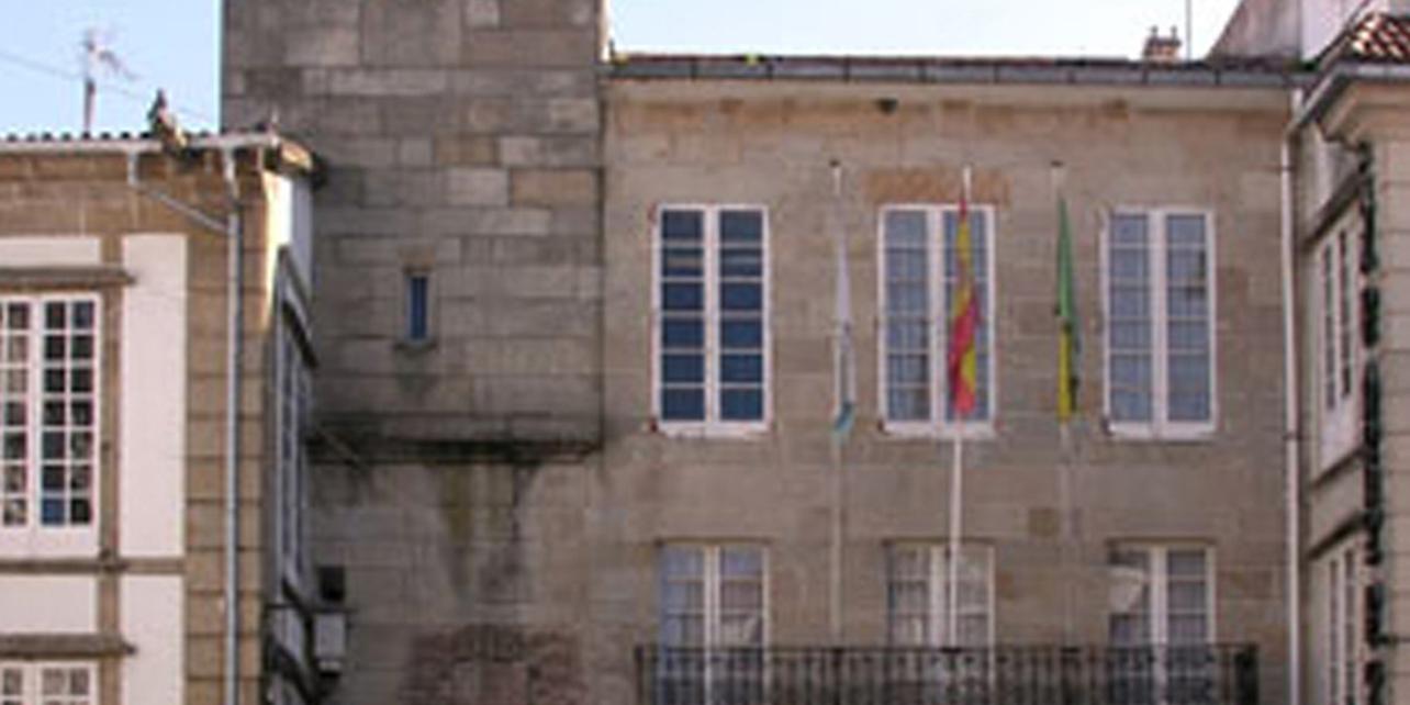 Casa del Concello y plaza Real Casa del Concello y plaza Real