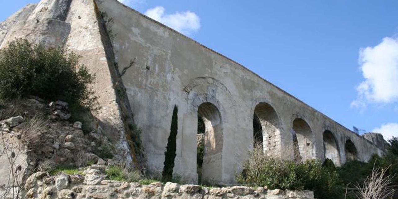 Acueducto romano de Santa Lucía Acueducto romano de Santa Lucía