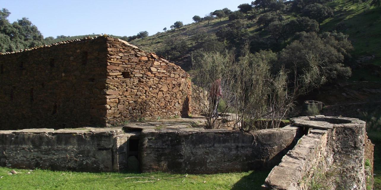 Molinos de la Garganta de la Canaleja Molinos de la Garganta de la Canaleja
