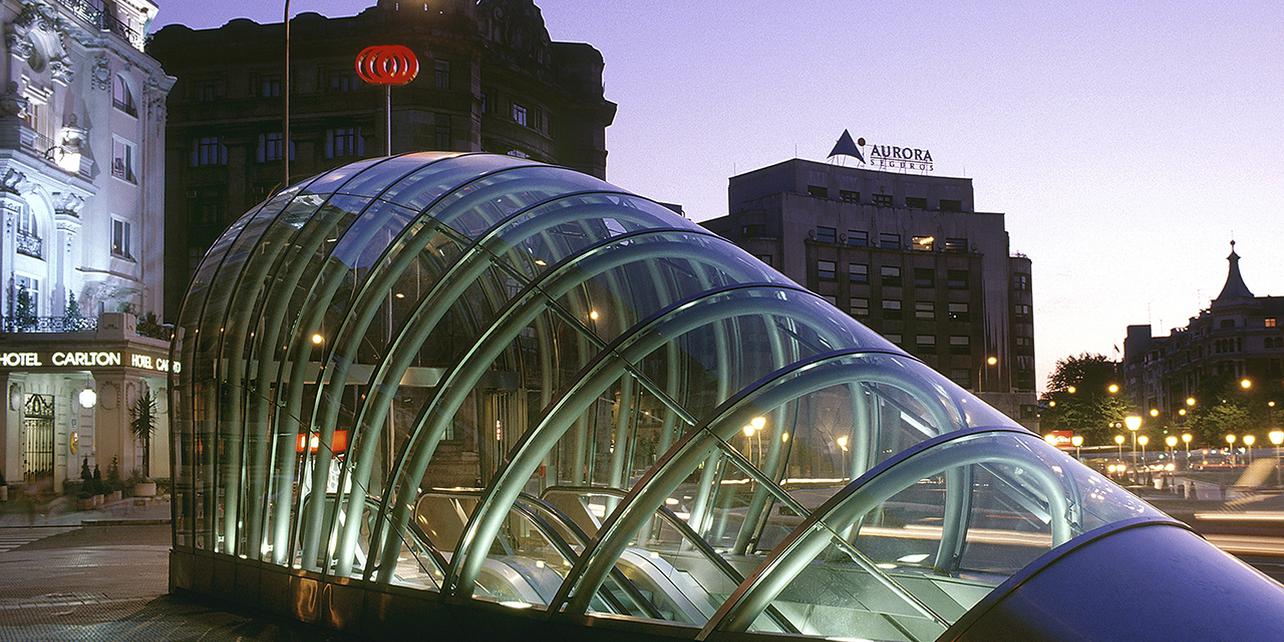 Metro de Bilbao (los "fosteritos") Metro de Bilbao (los "fosteritos")