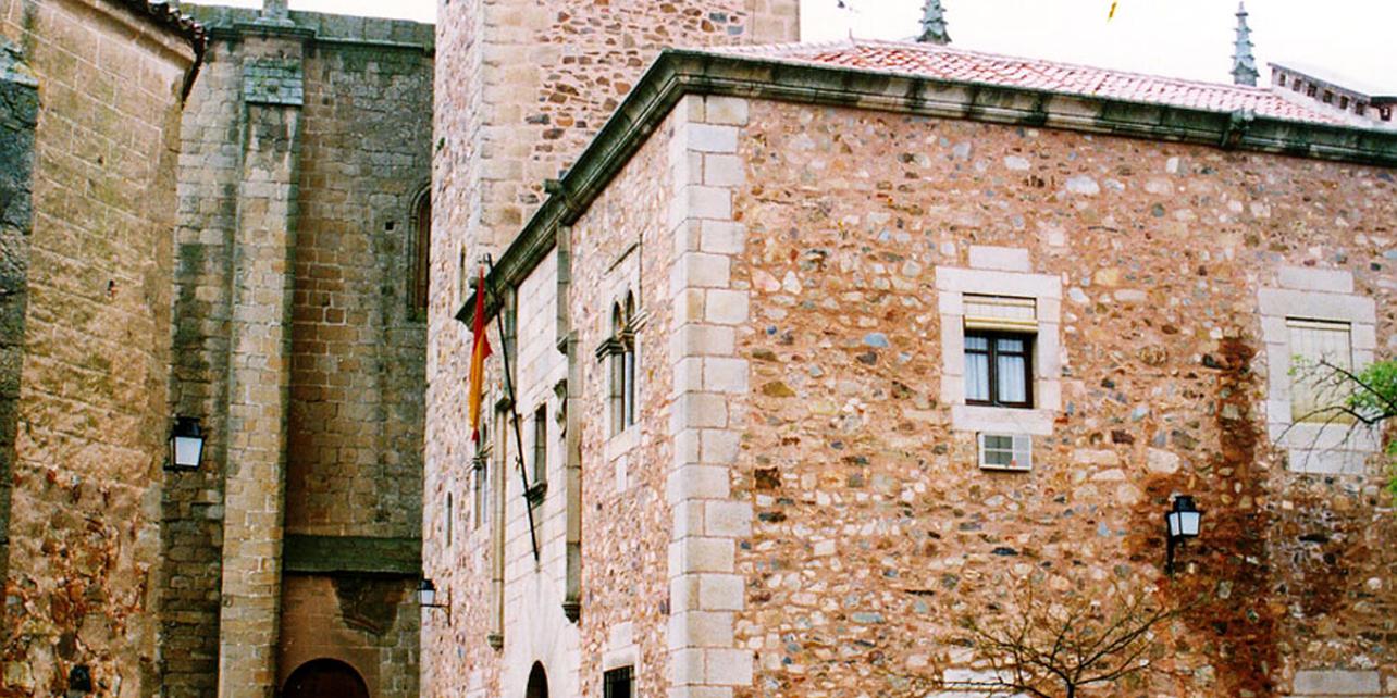 Palacio de las cigüeñas Palacio de las cigüeñas