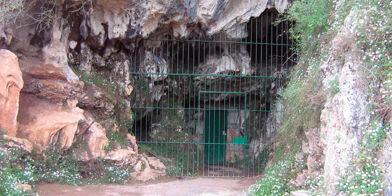 Cuevas del Monte del Castillo Cuevas del Monte del Castillo