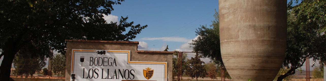 Bodegas Los Llanos (Grupo de Bodegas Vinartis, S.A) Bodegas Los Llanos (Grupo de Bodegas Vinartis, S.A)