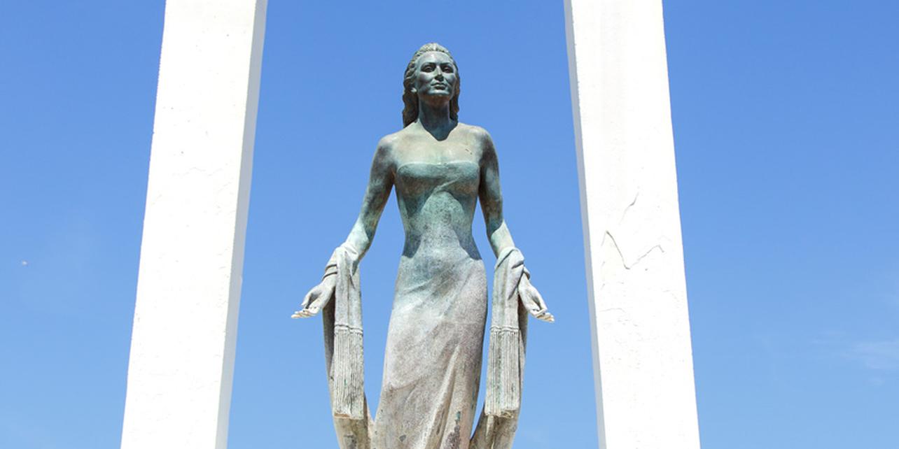 Monumento a Rocío Jurado Monumento a Rocío Jurado
