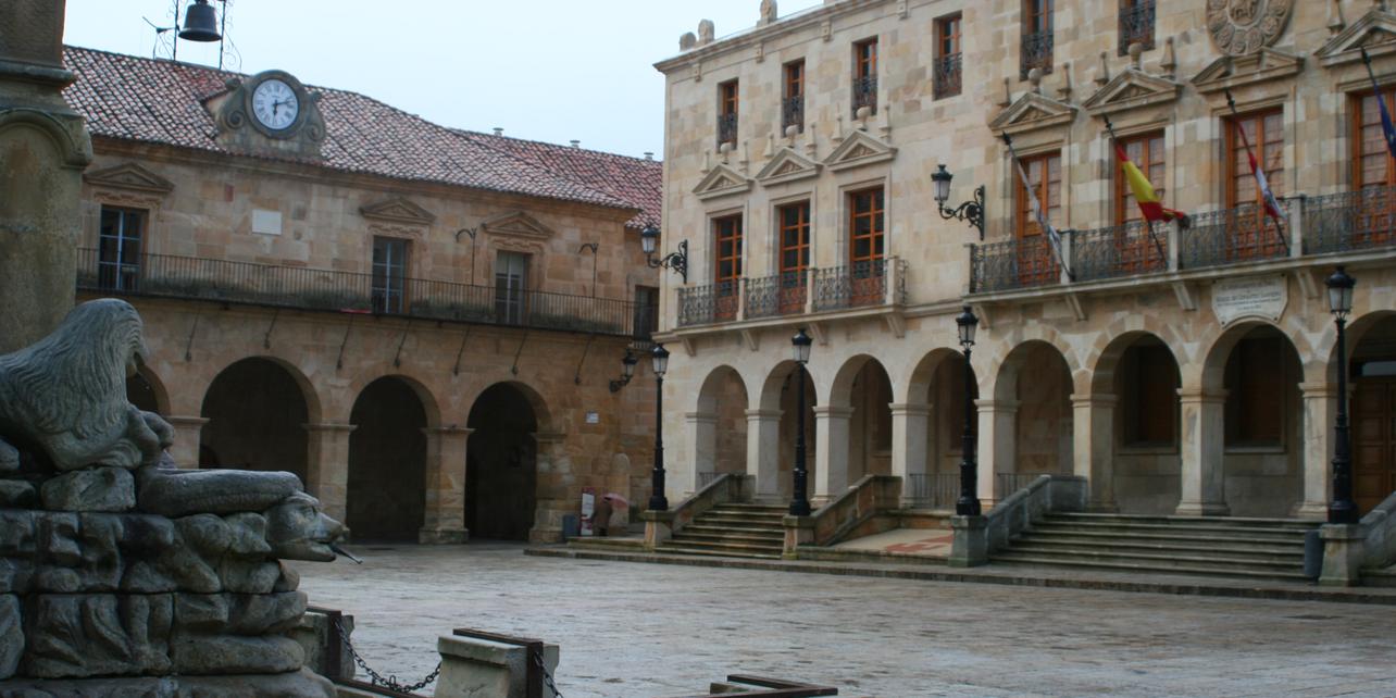 Palacio de Los Doce Linajes Palacio de Los Doce Linajes