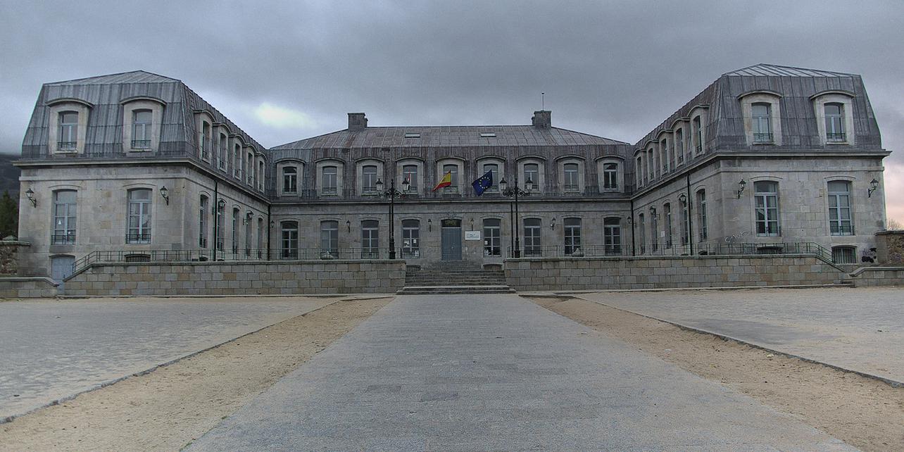 Palacio de los duques de Alba Palacio de los duques de Alba