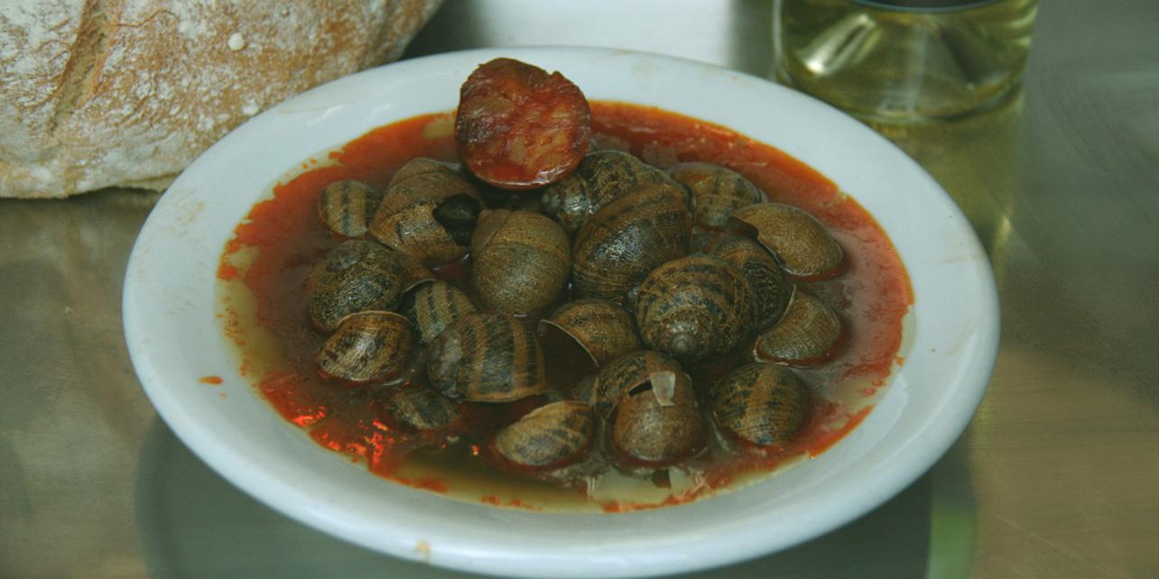 Caracoles con tomate y chorizo Caracoles con tomate y chorizo