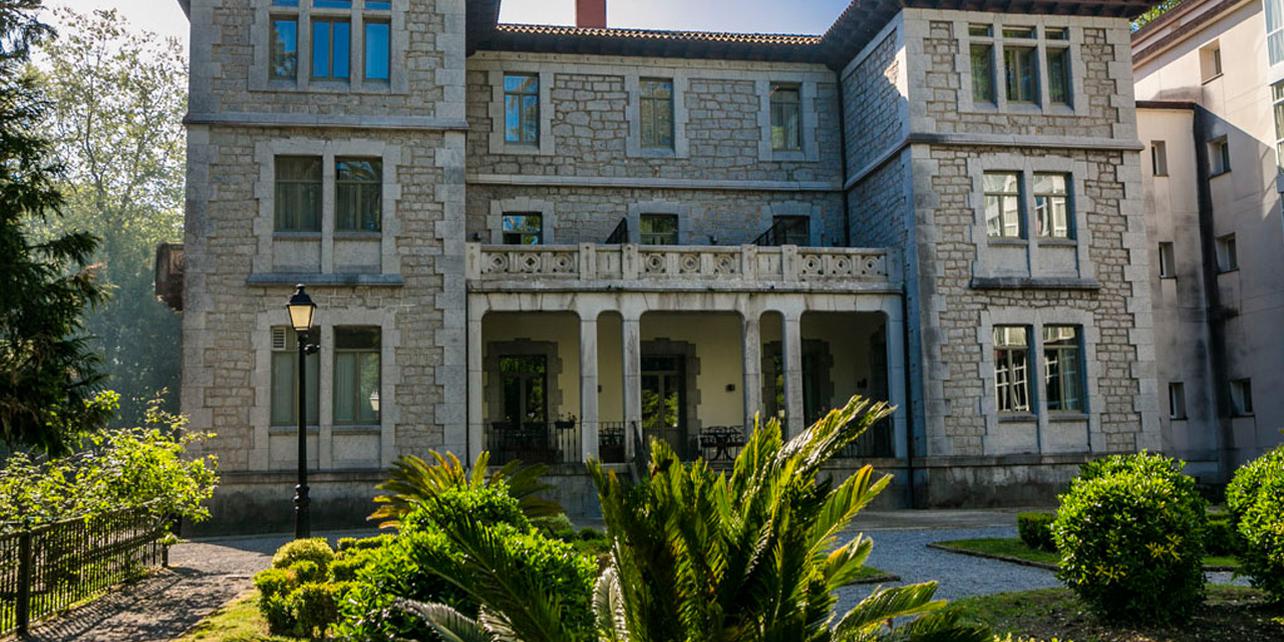 Palacio de Eguilior - Parador de Limpias Palacio de Eguilior - Parador de Limpias