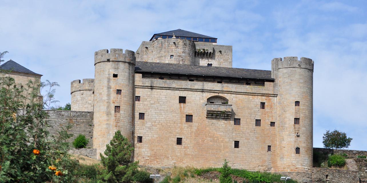 Castillo De Los Condes De Benavente