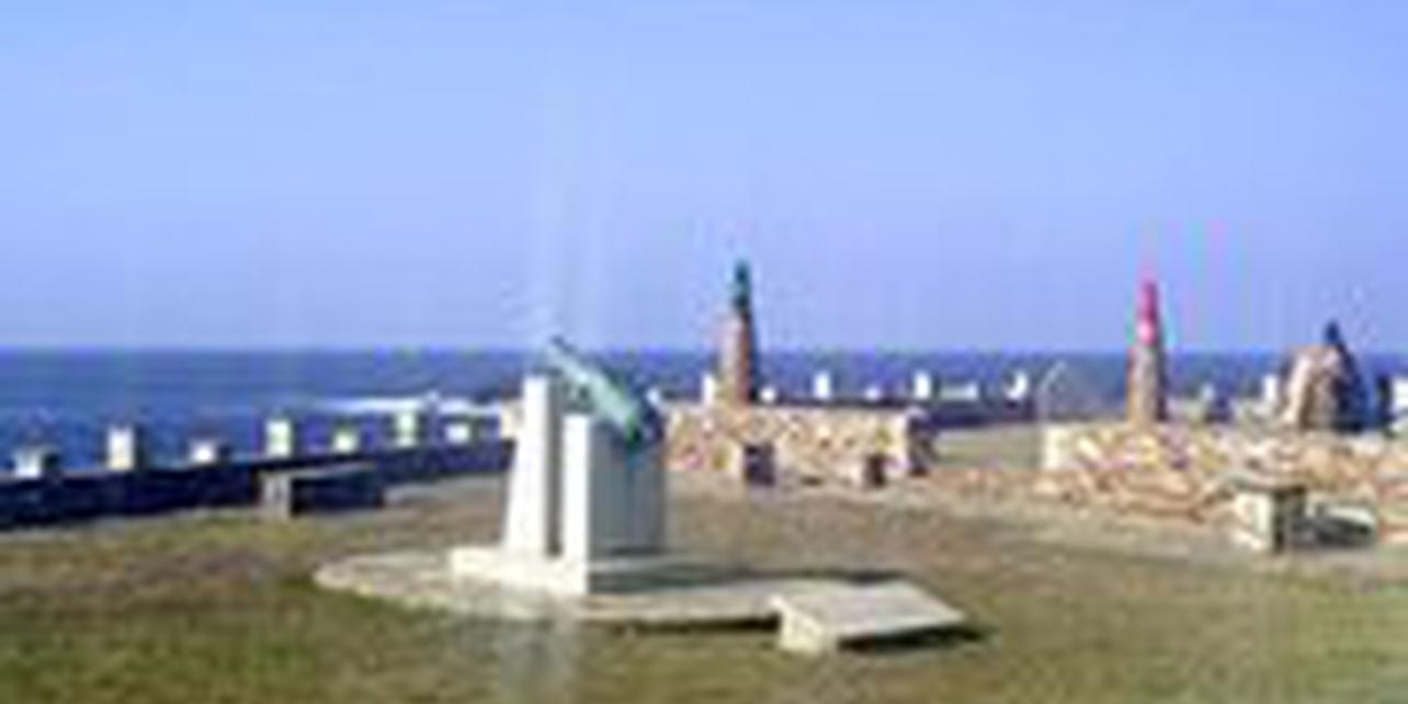Monumentos de Tapia de Casariego Monumentos de Tapia de Casariego