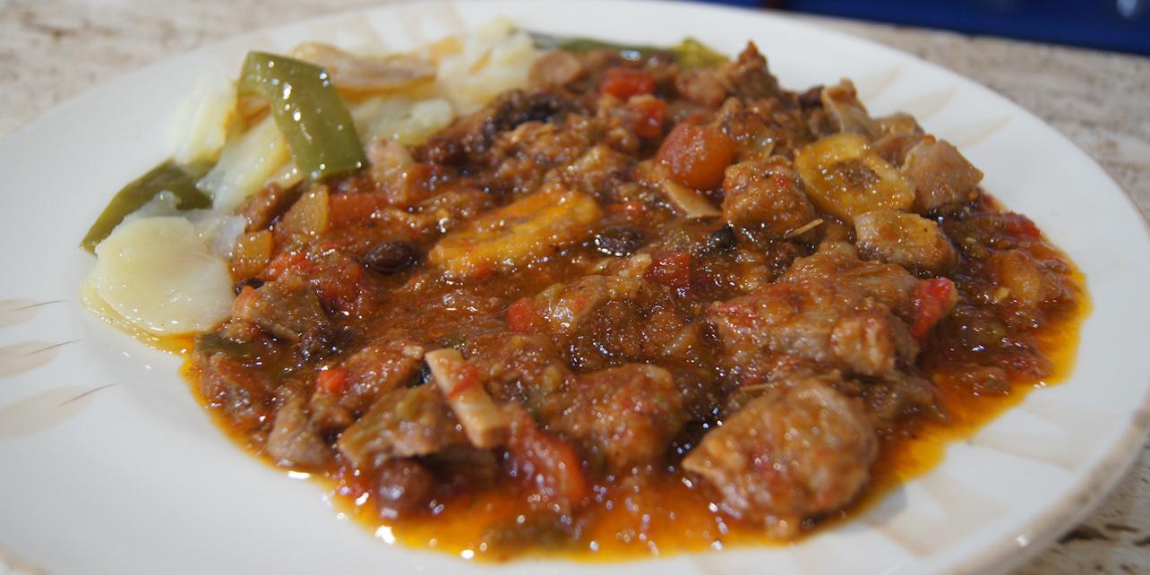 Caldereta de cordero a la güejareña Caldereta de cordero a la güejareña