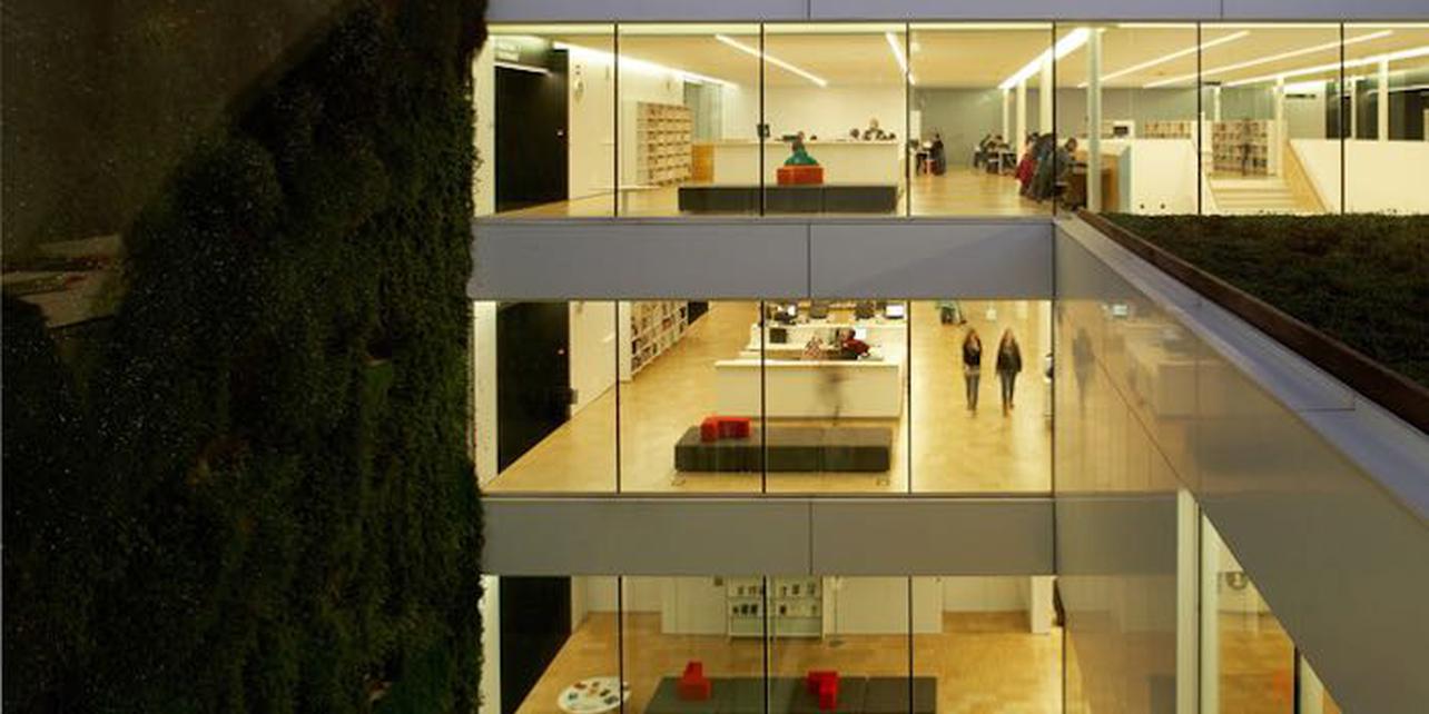 Biblioteca Pública Carles Rahola Biblioteca Pública Carles Rahola