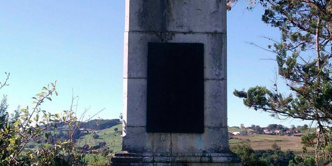 Monumento a Luis Vicente de Velasco Monumento a Luis Vicente de Velasco