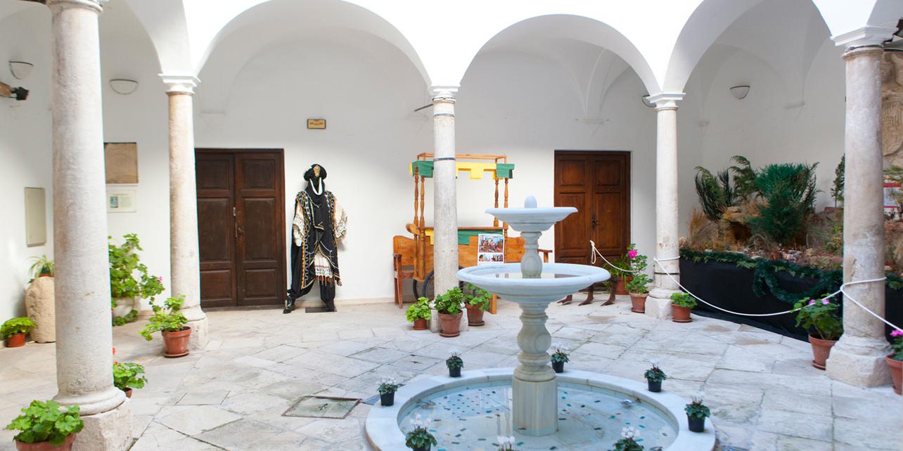 Museo comarcal de Arqueología Miguel Guirao Museo comarcal de Arqueología Miguel Guirao