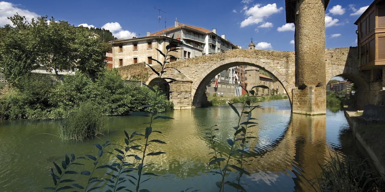 Puente medieval de Balmaseda Puente medieval de Balmaseda