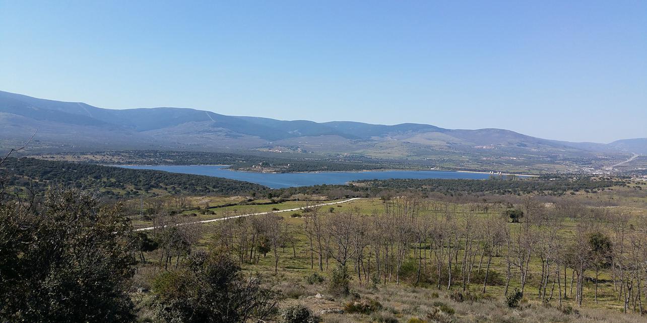 Embalse de Riosequillo Embalse de Riosequillo