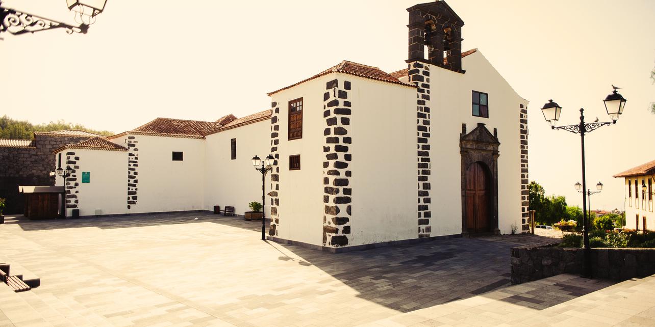 Parroquia de San Pedro Apóstol Parroquia de San Pedro Apóstol