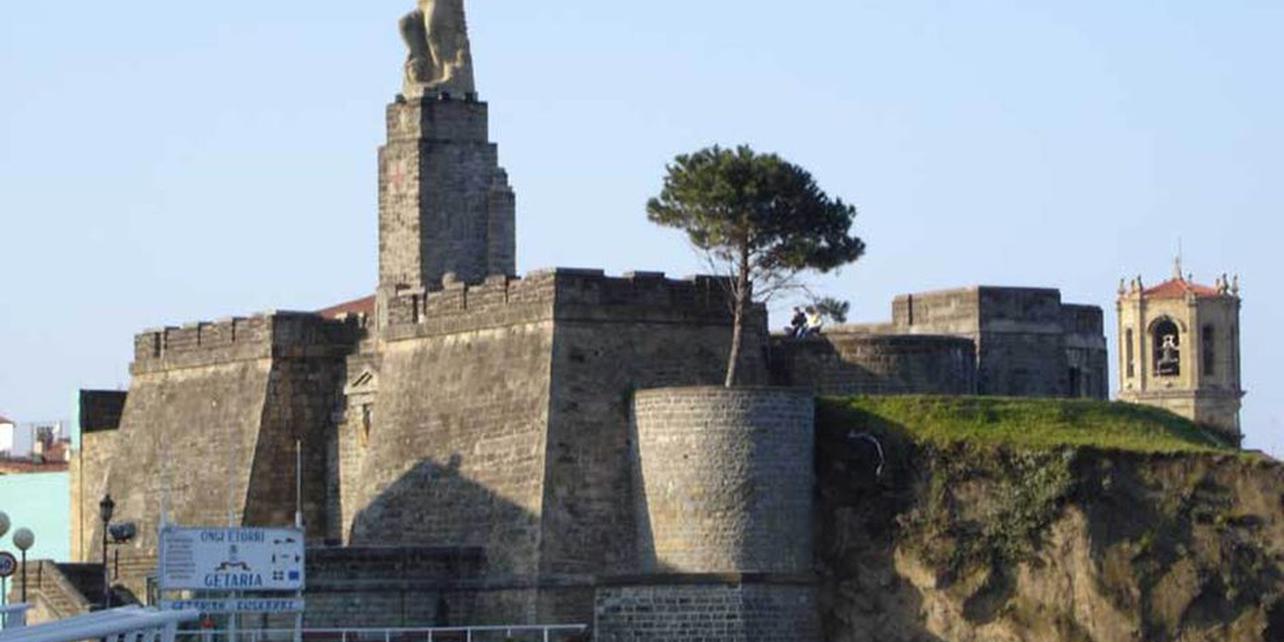 Monumento a Juan Sebastián Elcano Monumento a Juan Sebastián Elcano